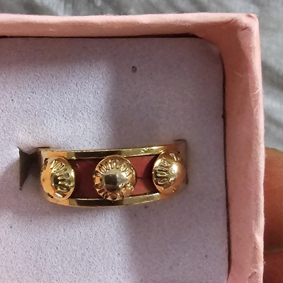 Louis Vuitton Ring - Picture 4 of 5